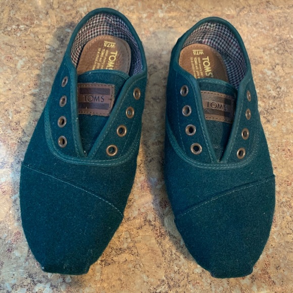 Toms Shoes - TOMS Green Women’s Size 7.5 Shoe